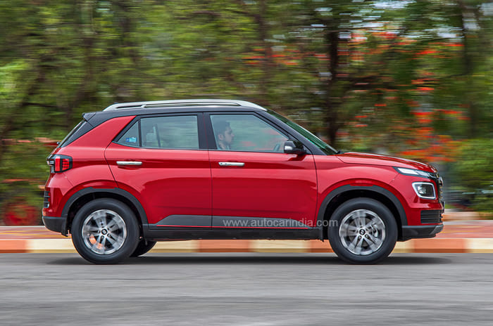 Hyundai Venue side profile in motion