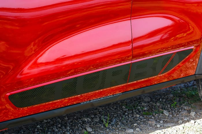 2022 Renault Kiger side cladding