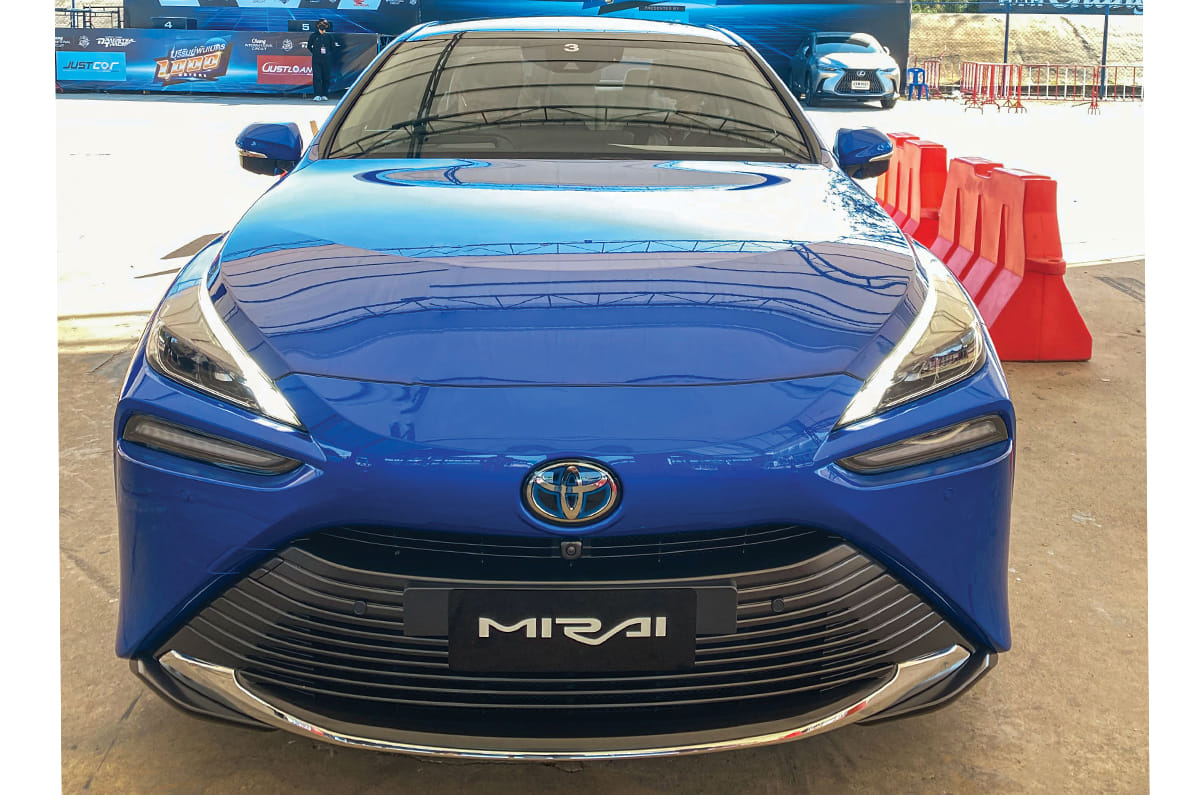 Toyota Mirai Fuel-Cell Vehicle (FCEV) review: price, exterior