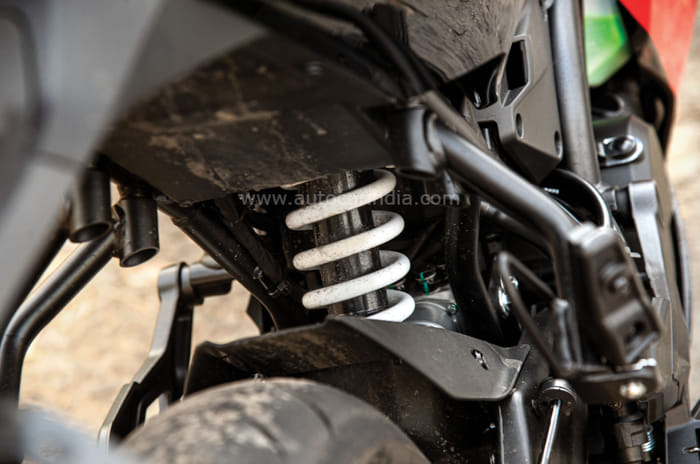 Keeway K300 N, K300 R review: Surprise package