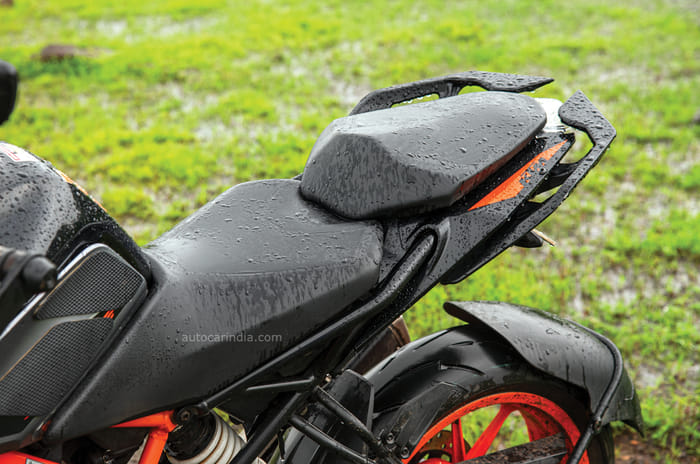 Triumph Speed 400 vs KTM 390 Duke comparison: Family feud