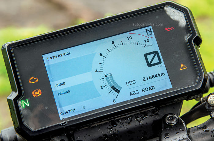 Triumph Speed 400 vs KTM 390 Duke comparison: Family feud