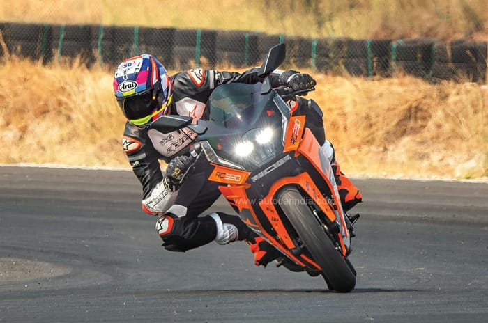 Aprilia RS 457 vs KTM RC 390 comparison review