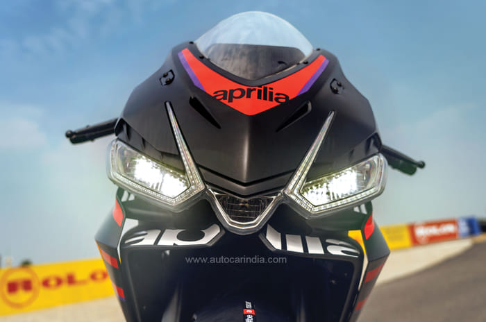 Aprilia RS 457 vs KTM RC 390 comparison review
