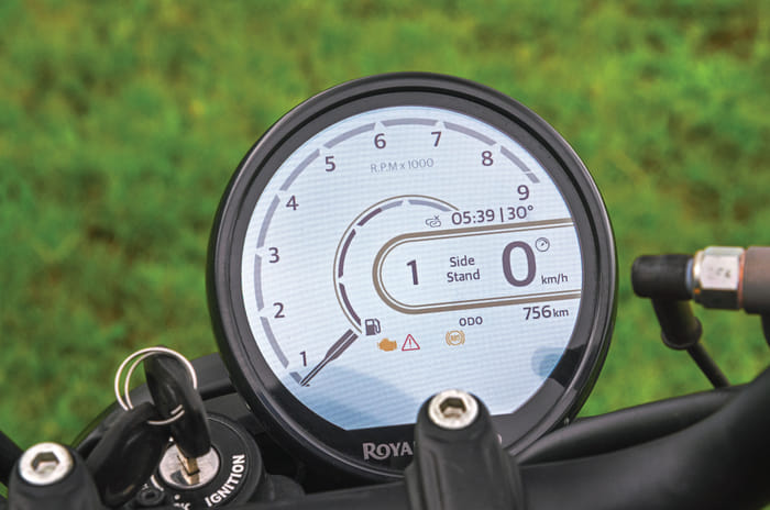 Royal Enfield Guerrilla 450 vs Triumph Speed 400 comparison