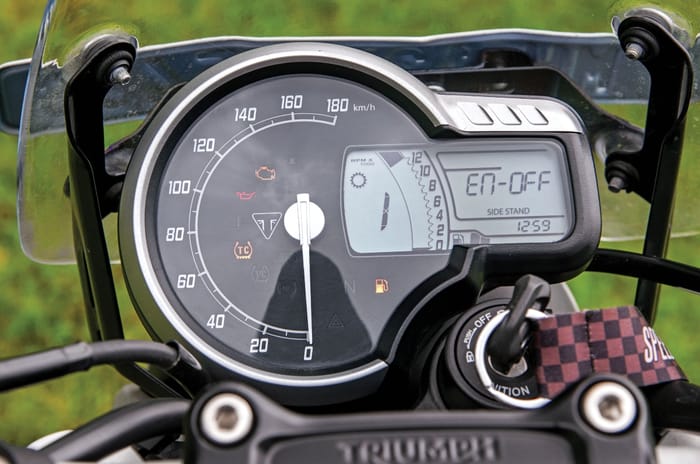 Royal Enfield Guerrilla 450 vs Triumph Speed 400 comparison