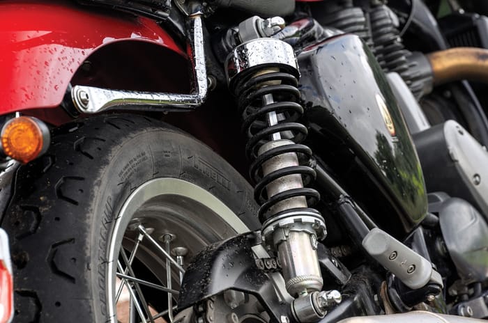 BSA Gold Star 650 vs Royal Enfield Interceptor 650 comparison review