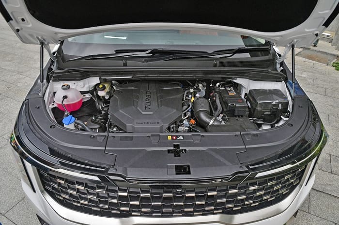 2024 Kia Carnival review: Manners make the van