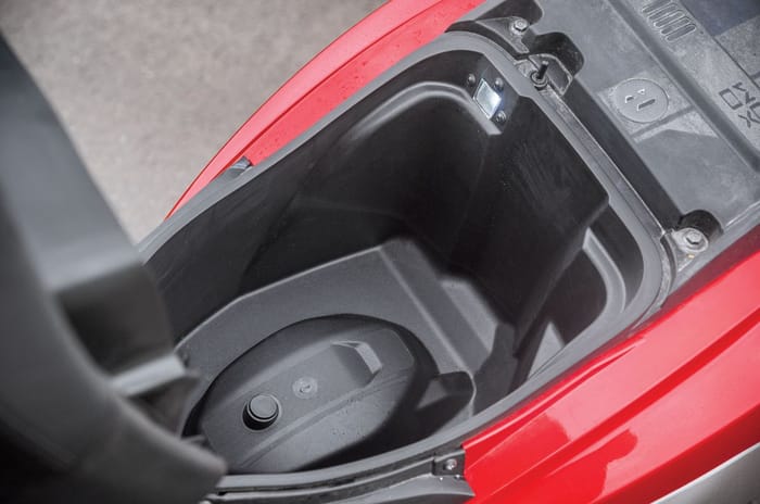 Hero Xoom 125 underseat storage