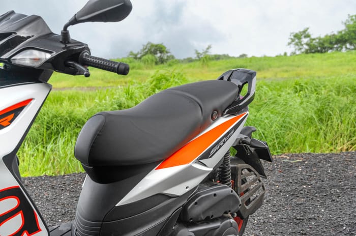 Aprilia SR 175 seat