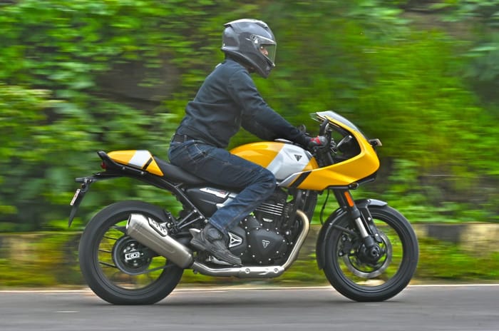 Triumph Thruxton 400 review: Small Thruxton, big style