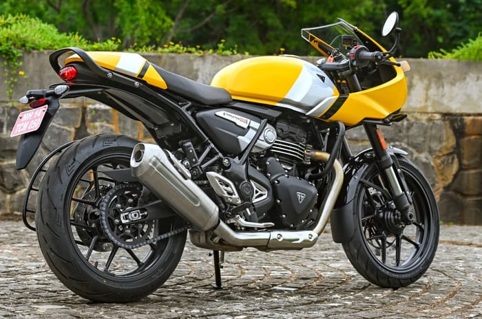 Triumph Thruxton 400 review: Small Thruxton, big style