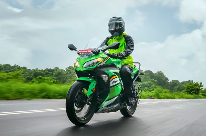 2025 Kawasaki Ninja 300 review: Old school, still cool?
