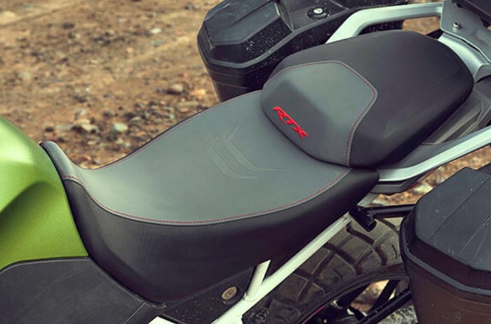 TVS Apache RTX 300 seats