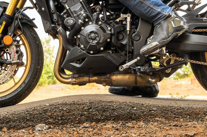 Honda CB1000 Hornet SP ground clearance