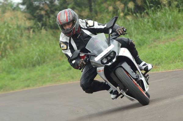 KTM RC390 and RC200 track review in India