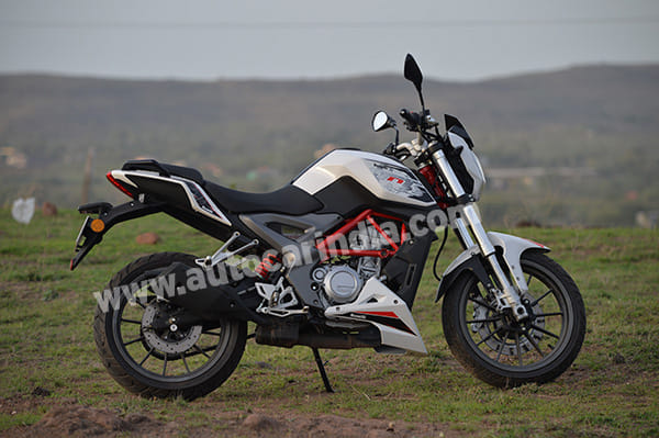 Benelli TNT 25 review, test ride