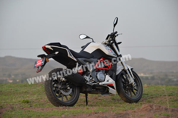 Benelli TNT 25 review, test ride