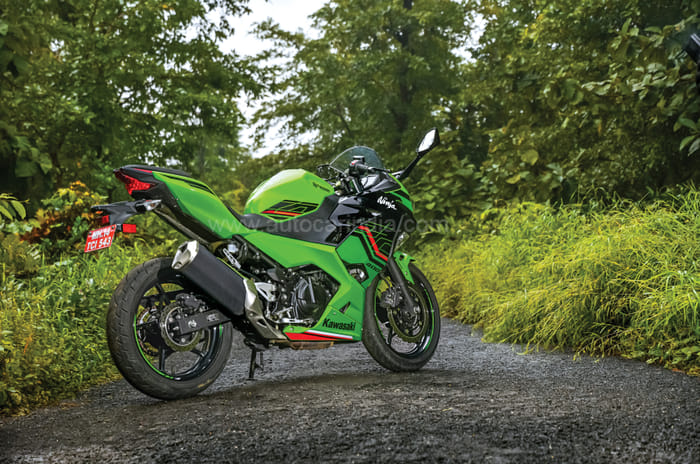 2022 Kawasaki Ninja 400 review: Mean green machine