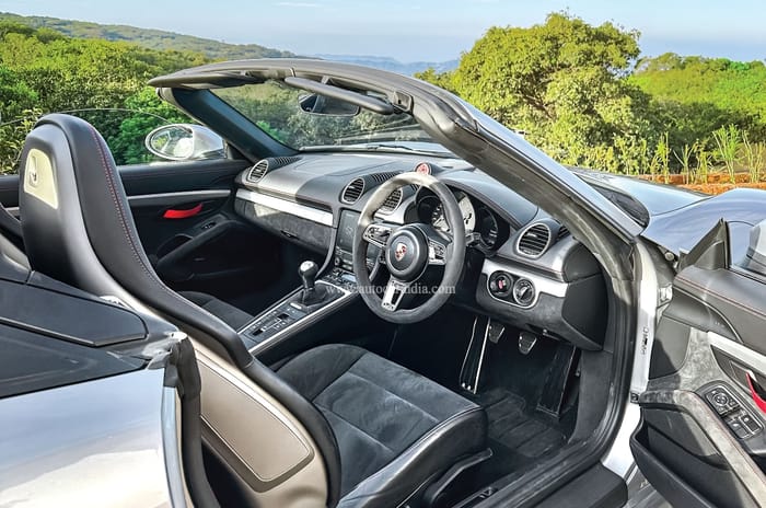 Porsche 718 Spyder review: Arrogantly analogue