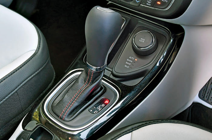 Tata Harrier vs Jeep Compass automatic comparison