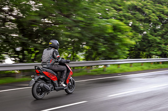 Aprilia Storm 125 review, test ride