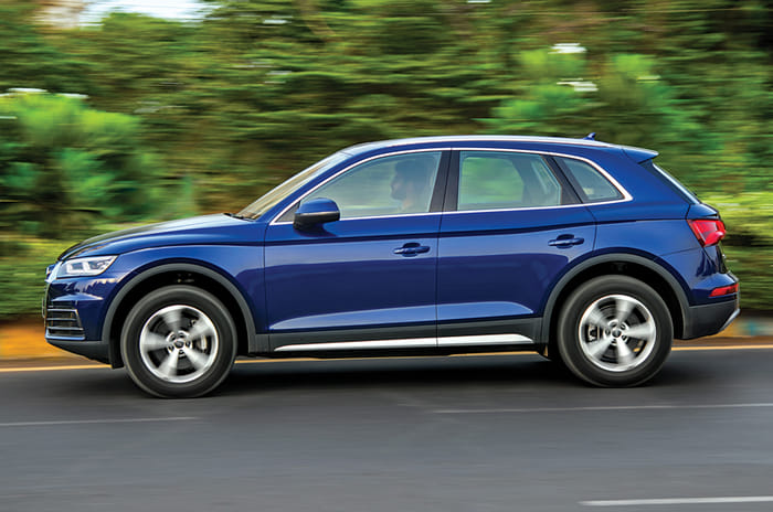 Audi Q5 side action