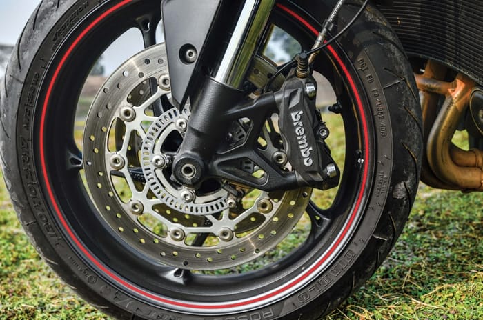 BMW F 900 R vs Triumph Street Triple R vs Kawasaki Z900 comparison