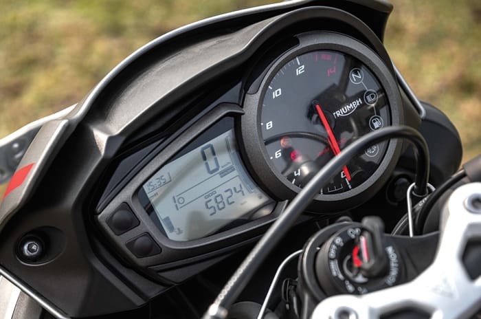 BMW F 900 R vs Triumph Street Triple R vs Kawasaki Z900 comparison