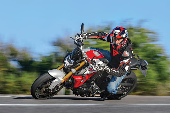BMW F 900 R, F 900 XR review, test ride 