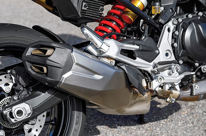 BMW F 900 R, F 900 XR review, test ride 