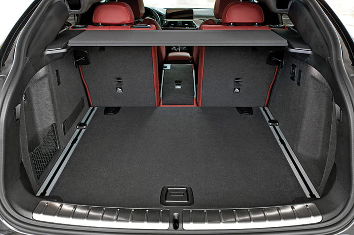 BMW X4 boot