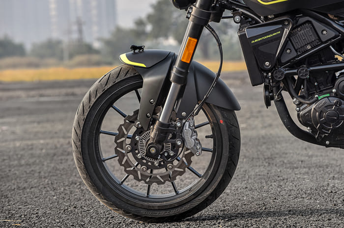 Benelli Leoncino 250 review, test ride