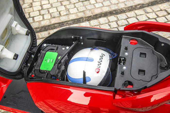 Bounce Infinity E1 review: Is battery swapping the solution?