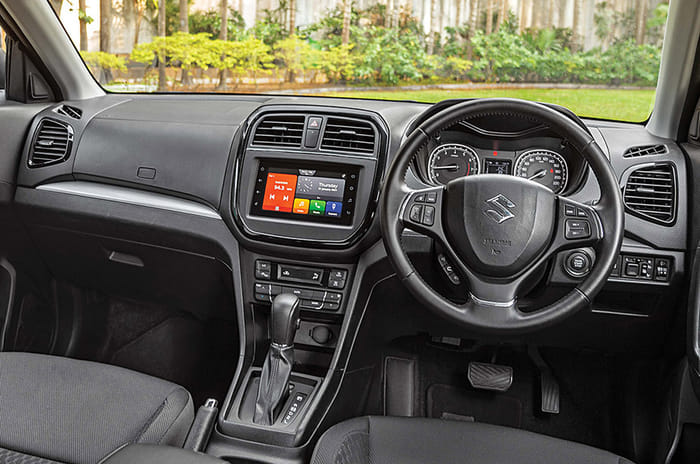 Nissan Magnite vs Maruti Vitara Brezza comparison