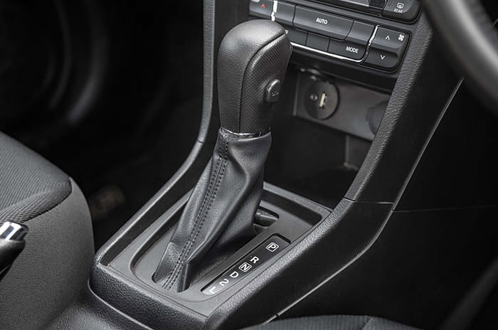 Nissan Magnite vs Maruti Vitara Brezza comparison