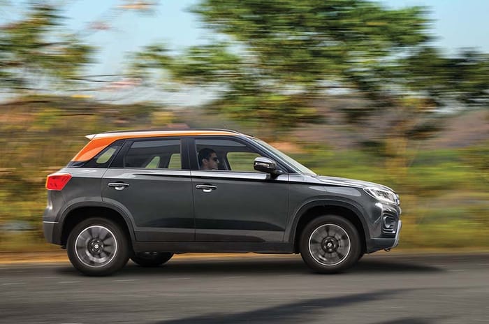 Nissan Magnite vs Maruti Vitara Brezza comparison