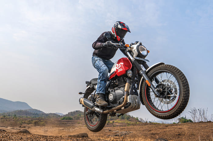 Yezdi Scrambler vs Royal Enfield Scram comparison review