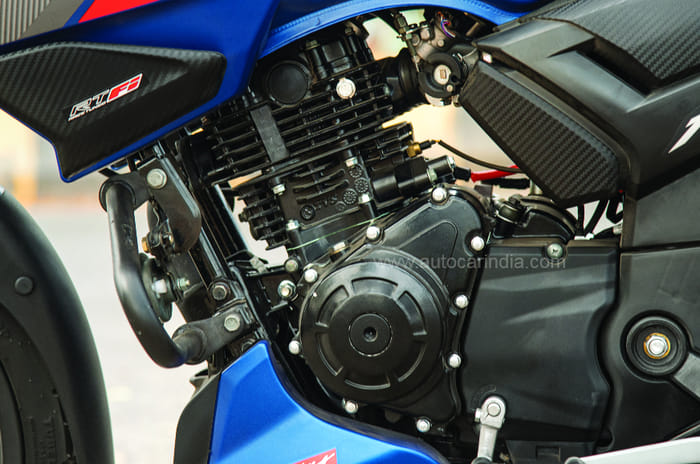 Bajaj Pulsar P150 vs TVS Apache RTR 160 2V comparison: Street fight