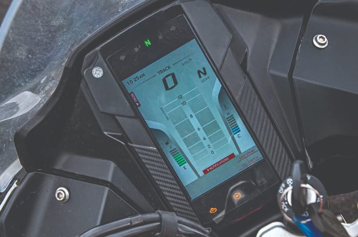 2022 KTM RC 390 vs TVS Apache RR310 BTO comparison