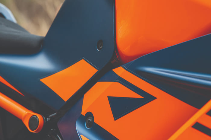 2022 KTM RC 390 vs TVS Apache RR310 BTO comparison