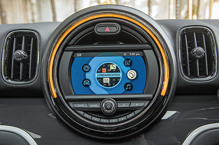 Mini Countryman vs Volvo XC40 comparison