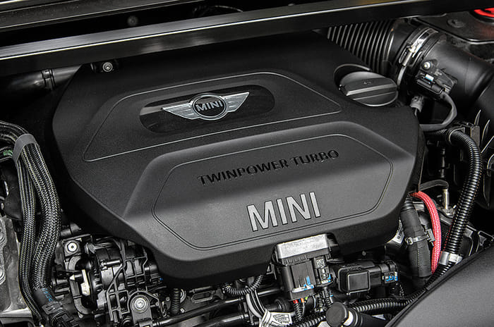 Mini Countryman vs Volvo XC40 comparison