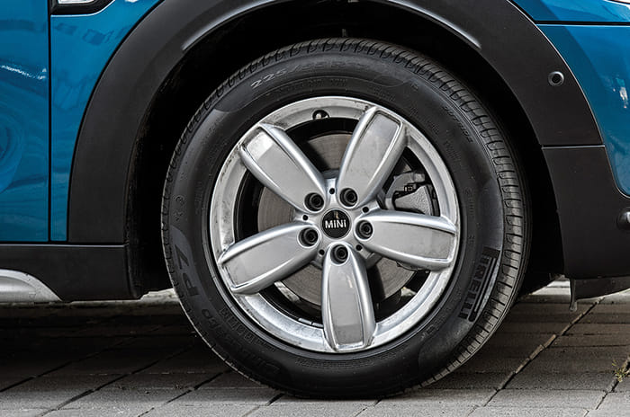 Mini Countryman vs Volvo XC40 comparison