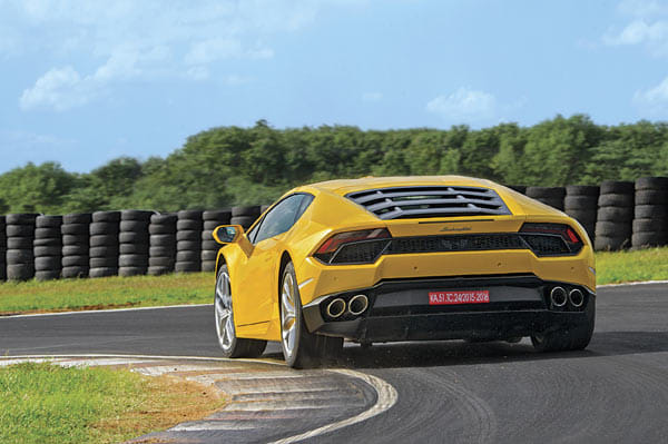 2016 Lamborghini Huracan LP580-2 India track drive