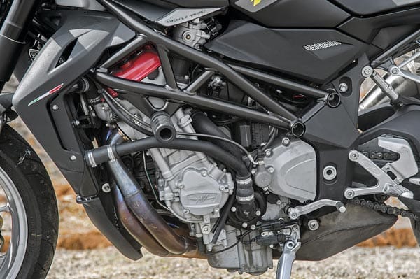 MV Agusta Brutale 1090 review, test ride