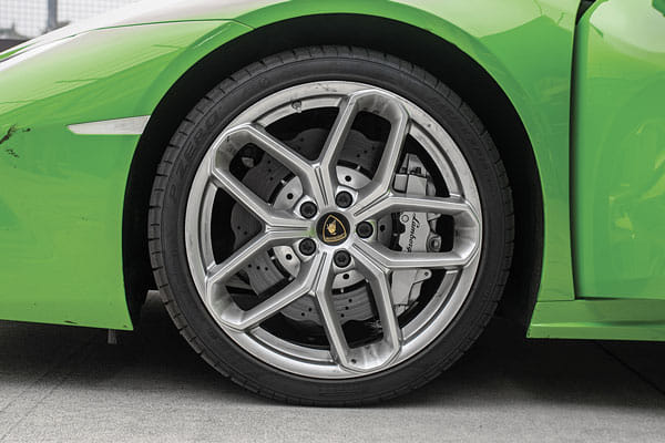 Lamborghini Huracán LP580-2 track drive