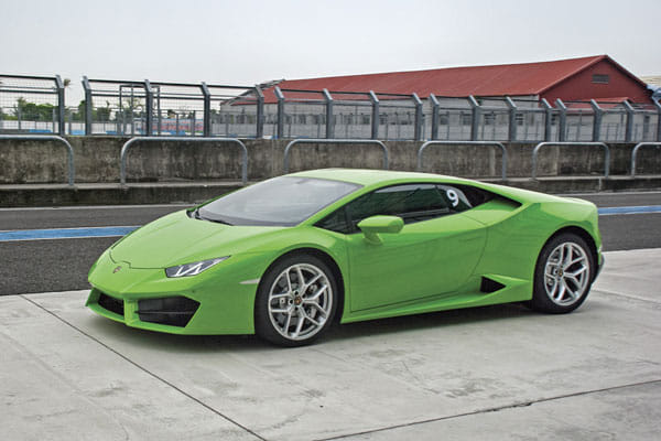 Lamborghini Huracán LP580-2 track drive