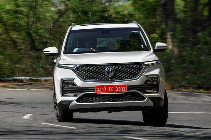 MG Hector front action