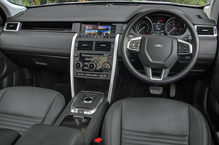 Land Rover Discovery Sport dashboard